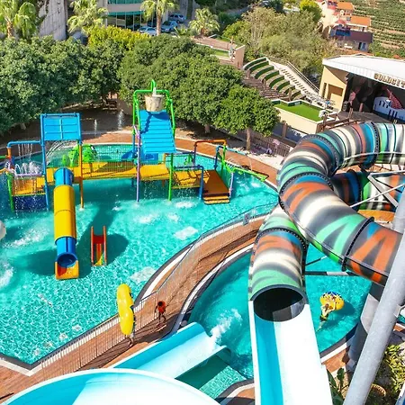 Gold 2+1 Main Building With Free Aquapark Alanya