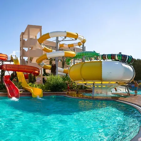 Gold 2+1 Main Building With Free Aquapark Alanya